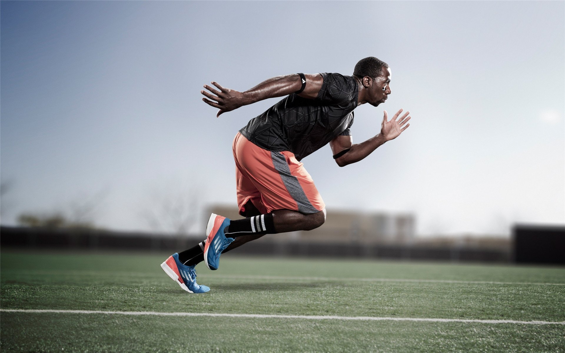 南非男队水球配合渐入佳境，南非球赛