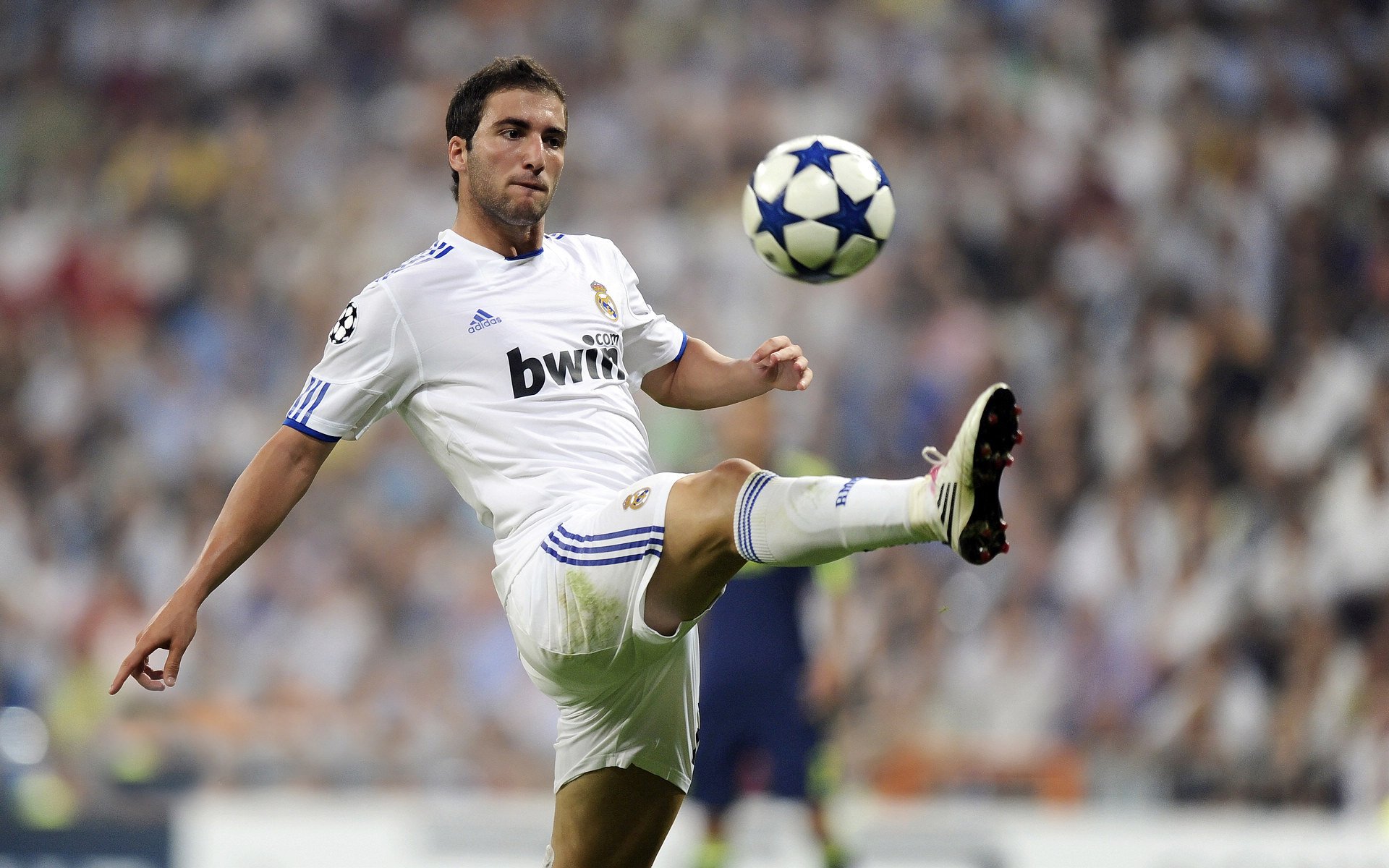 国足球员训练技术动作优化，国足技术指导