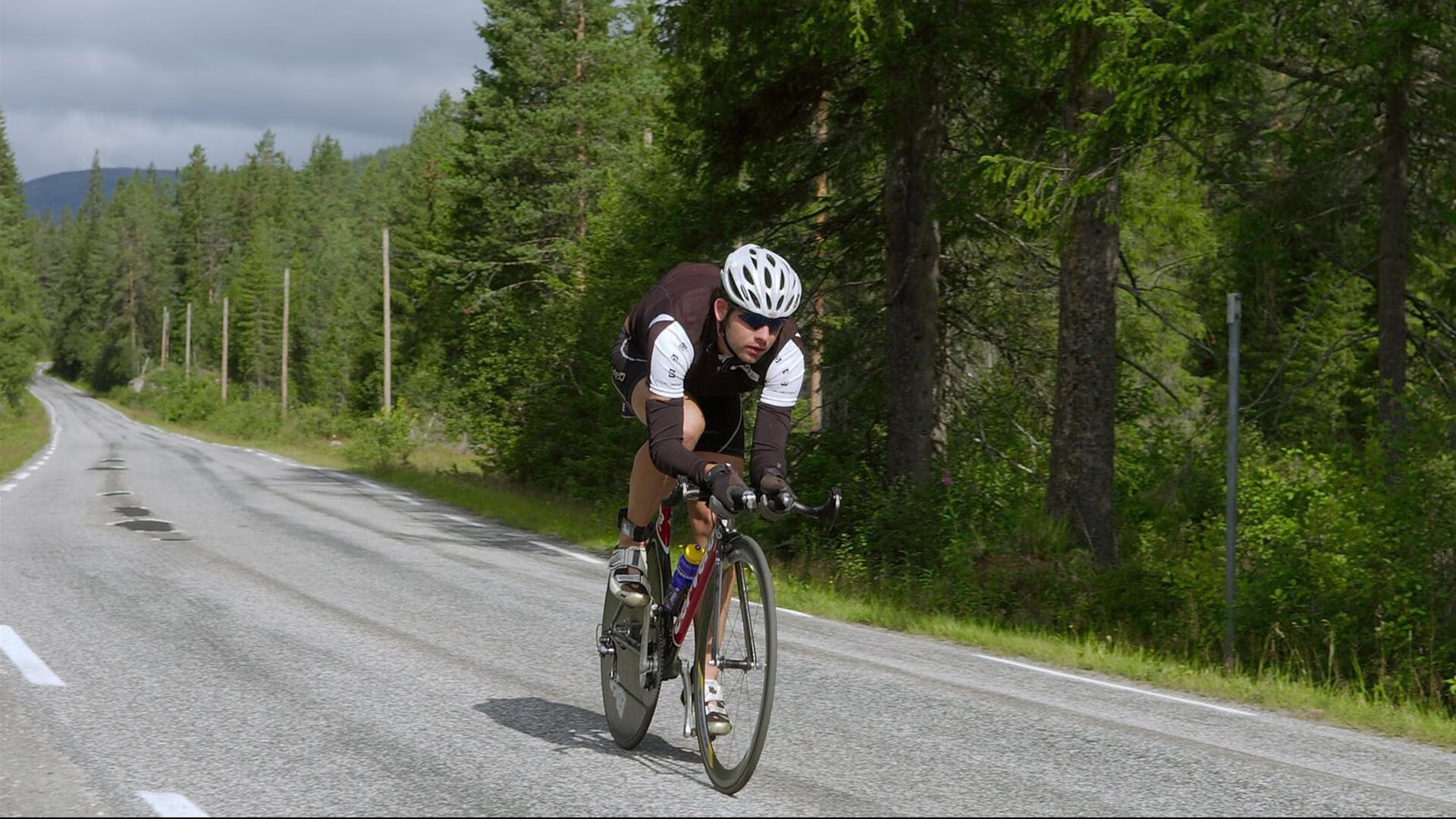 美联储降息信号明确，投资者中长线布局加速，美联储降息投资策略